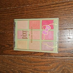 Pixi Hello Kitty glow pallete